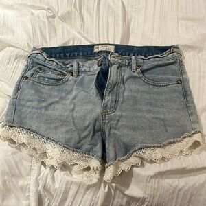 Free people Jean shorts - size 28 - excellent condition